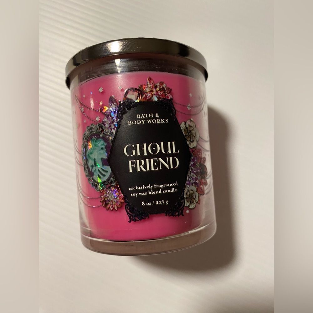 Bath & Bodyworks seasonal Halloween candle Ghoul Friend peony citrus strawberry